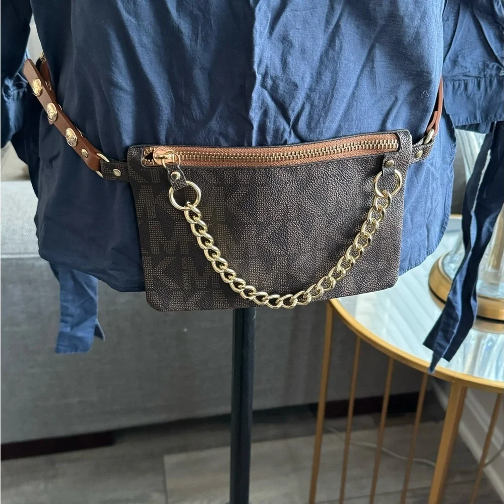 MICHAEL Michael Kors Signature Leather Fanny Pack